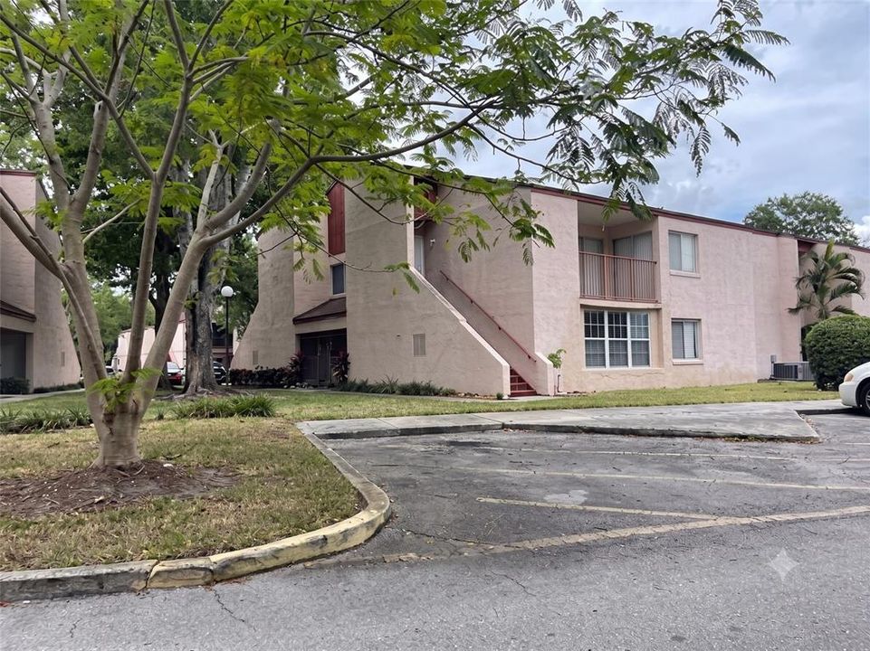 For Sale: $95,000 (1 beds, 1 baths, 642 Square Feet)