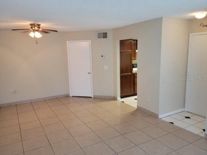 For Sale: $95,000 (1 beds, 1 baths, 642 Square Feet)