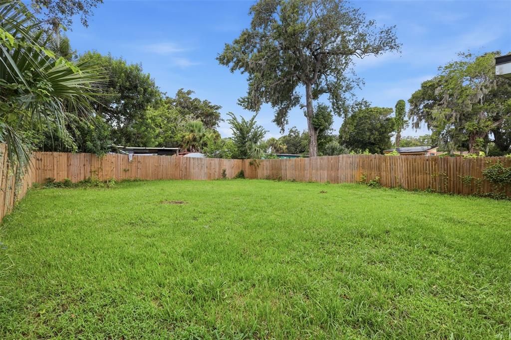 Activo con contrato: $174,900 (3 camas, 2 baños, 920 Pies cuadrados)