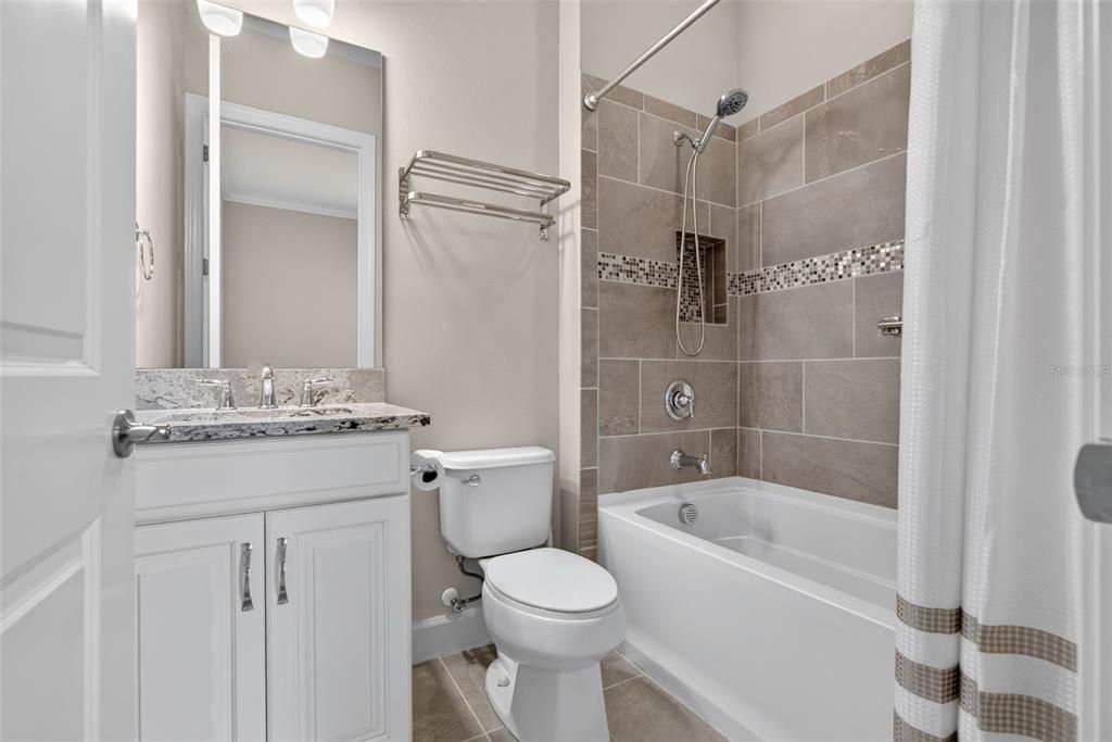 For Sale: $980,000 (3 beds, 3 baths, 2100 Square Feet)