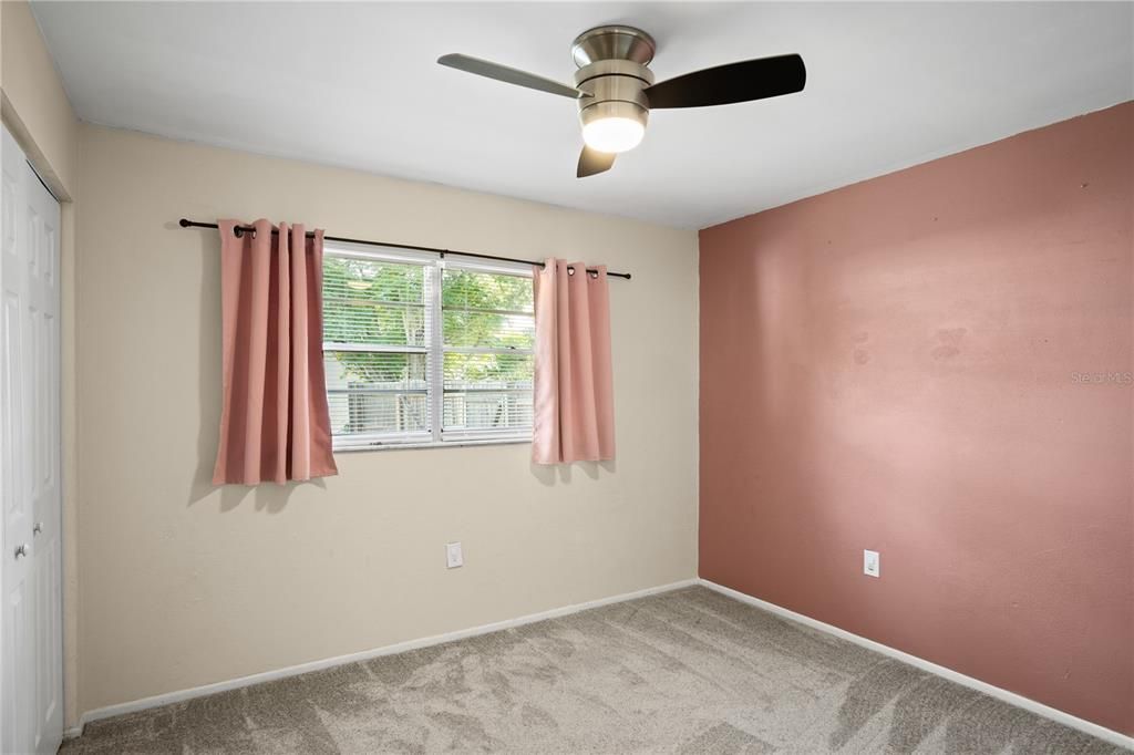 For Sale: $215,000 (2 beds, 1 baths, 1092 Square Feet)