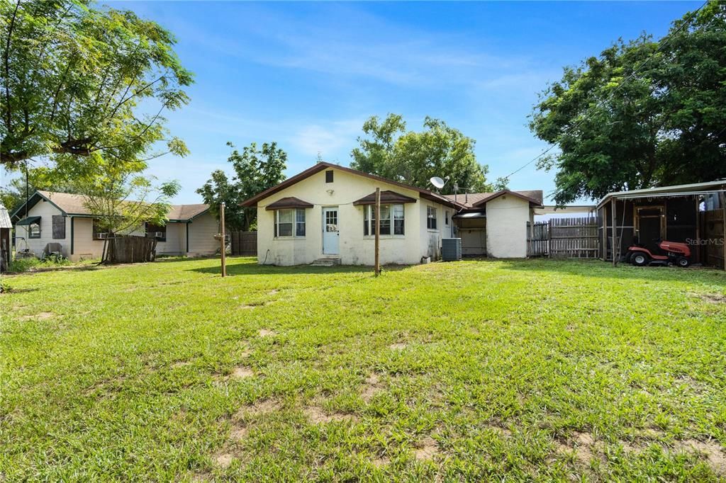 For Sale: $215,000 (2 beds, 1 baths, 1092 Square Feet)