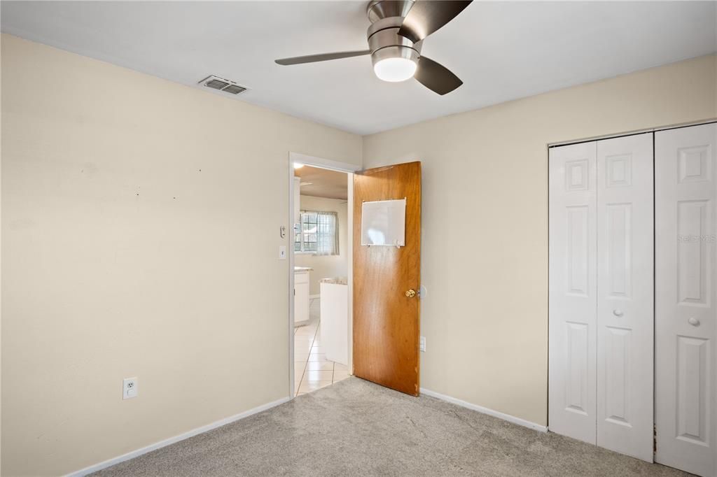 For Sale: $215,000 (2 beds, 1 baths, 1092 Square Feet)