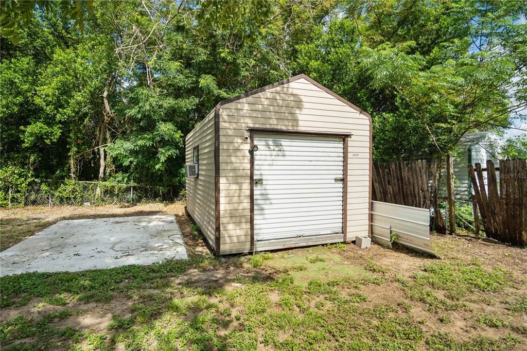 For Sale: $215,000 (2 beds, 1 baths, 1092 Square Feet)