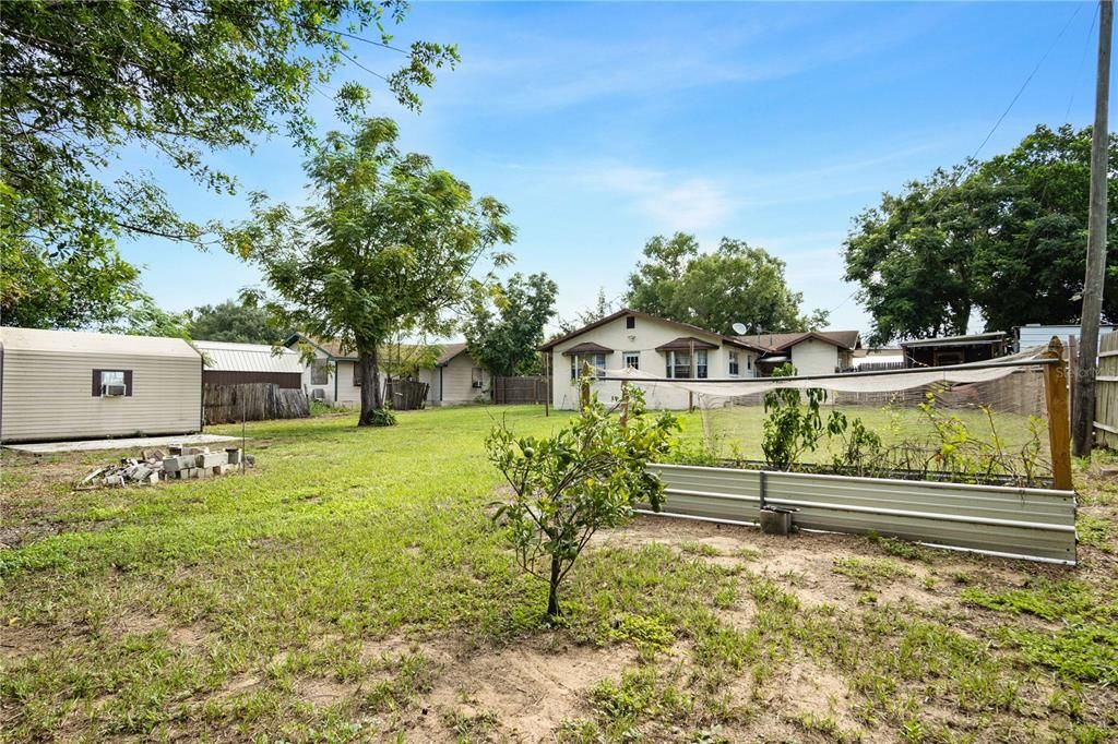 For Sale: $215,000 (2 beds, 1 baths, 1092 Square Feet)