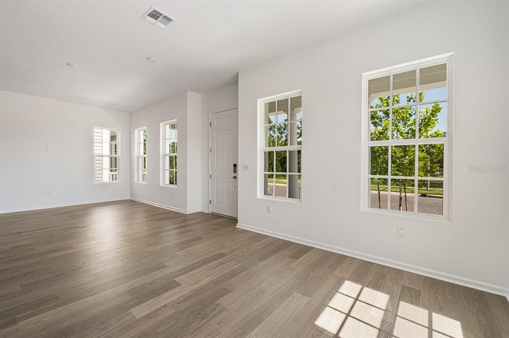For Rent: $4,300 (3 beds, 2 baths, 1671 Square Feet)