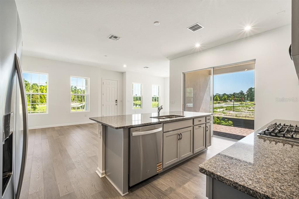 For Rent: $4,300 (3 beds, 2 baths, 1671 Square Feet)