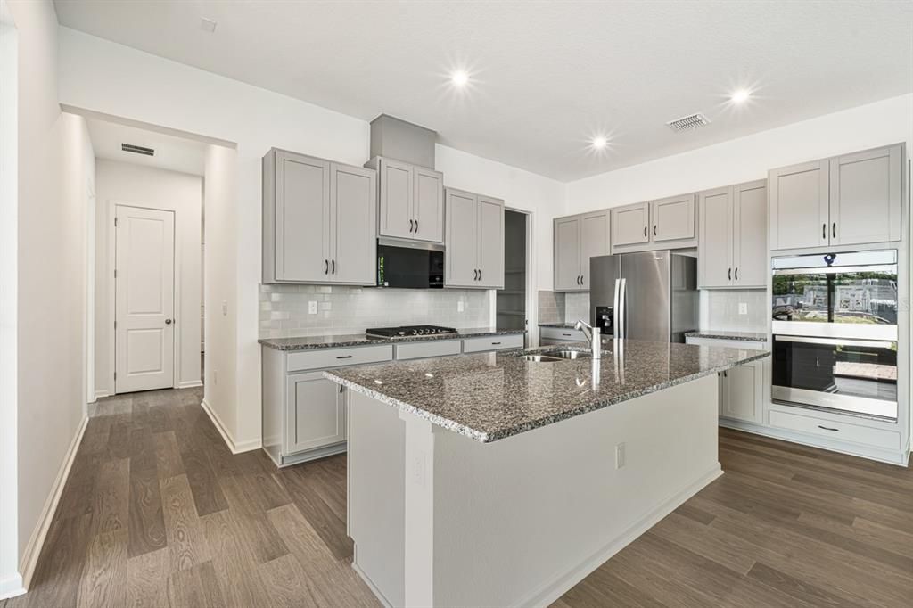 For Rent: $4,300 (3 beds, 2 baths, 1671 Square Feet)
