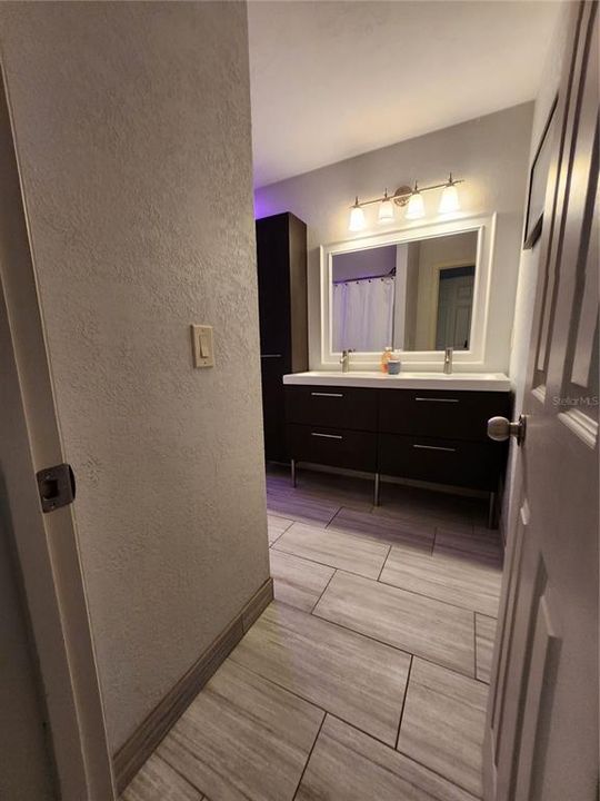 For Rent: $2,000 (2 beds, 2 baths, 1102 Square Feet)
