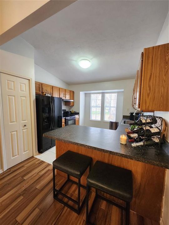 For Rent: $2,000 (2 beds, 2 baths, 1102 Square Feet)