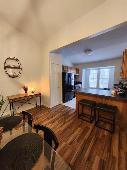 For Rent: $2,000 (2 beds, 2 baths, 1102 Square Feet)