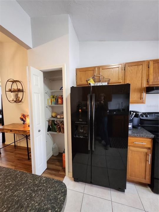 For Rent: $2,000 (2 beds, 2 baths, 1102 Square Feet)