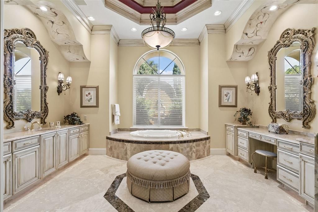 For Sale: $4,850,000 (5 beds, 8 baths, 10648 Square Feet)