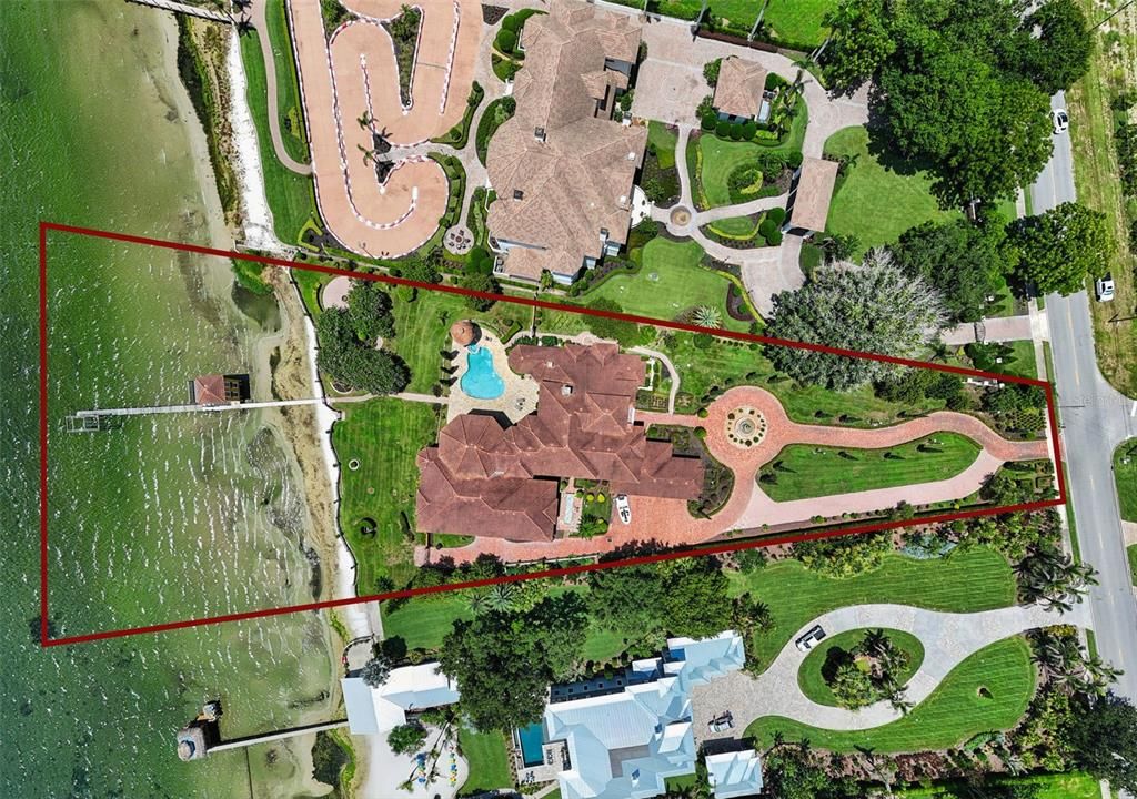 For Sale: $4,850,000 (5 beds, 8 baths, 10648 Square Feet)