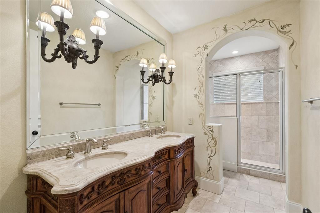 For Sale: $4,850,000 (5 beds, 8 baths, 10648 Square Feet)