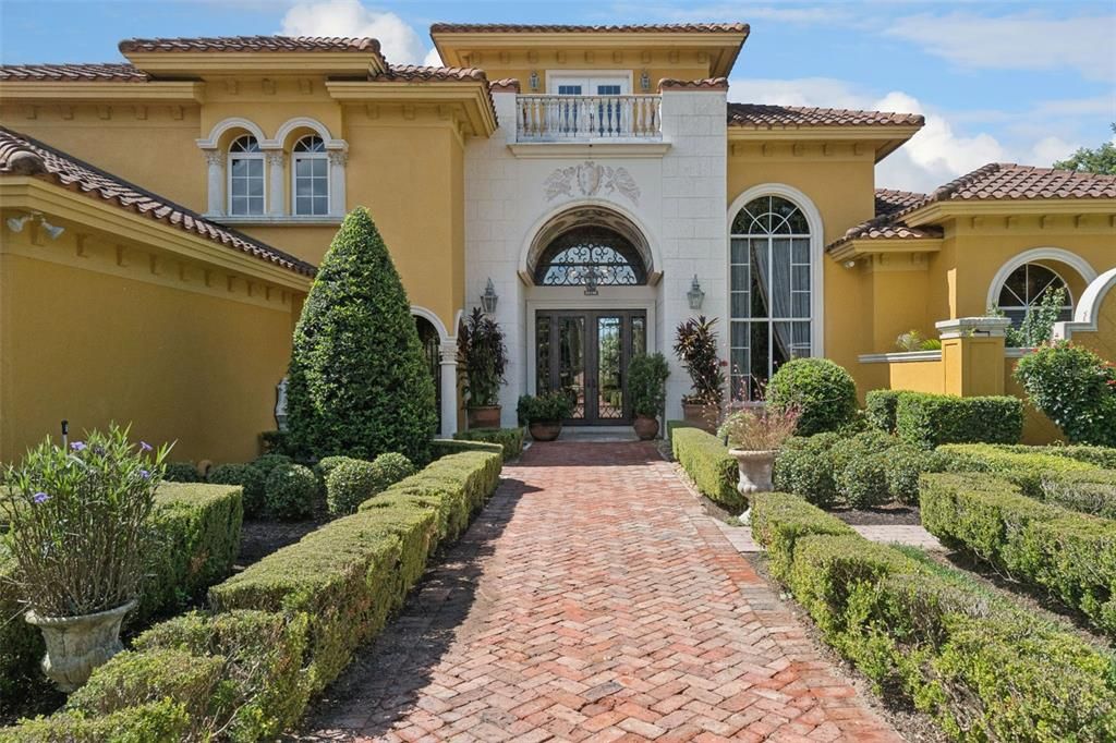 For Sale: $4,850,000 (5 beds, 8 baths, 10648 Square Feet)