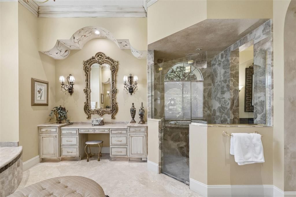 For Sale: $4,850,000 (5 beds, 8 baths, 10648 Square Feet)