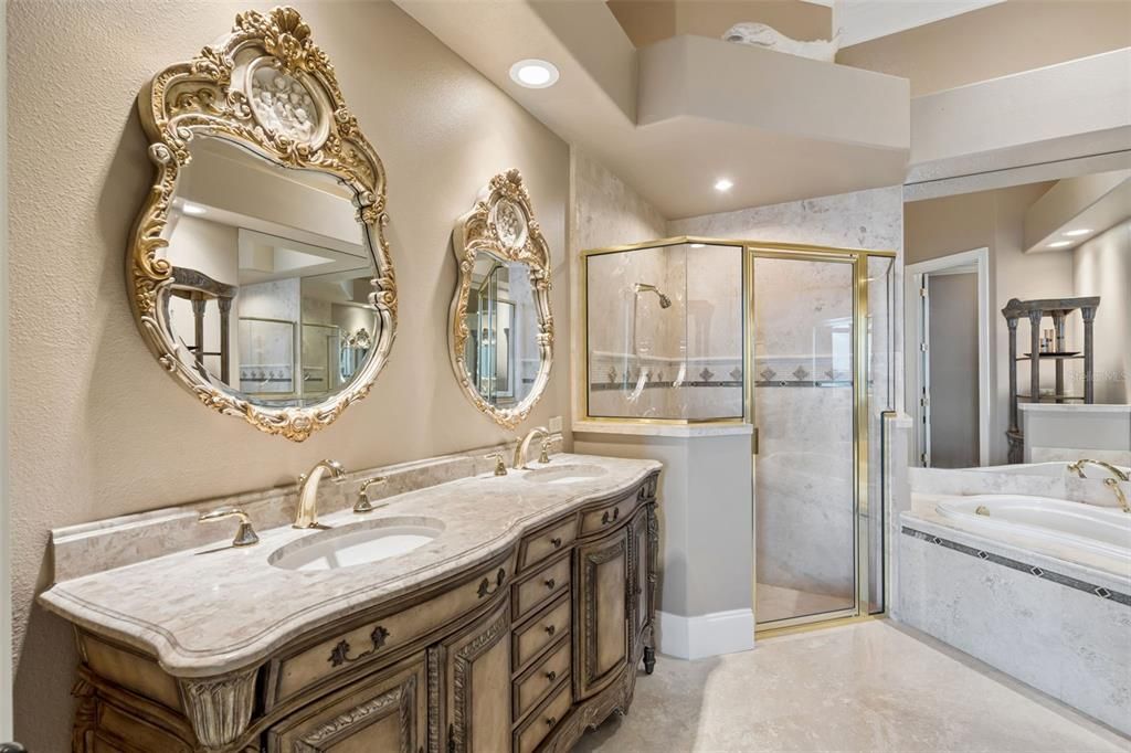 For Sale: $4,850,000 (5 beds, 8 baths, 10648 Square Feet)