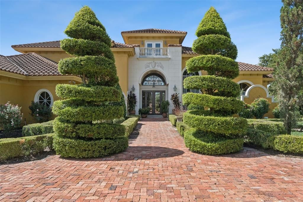 For Sale: $4,850,000 (5 beds, 8 baths, 10648 Square Feet)