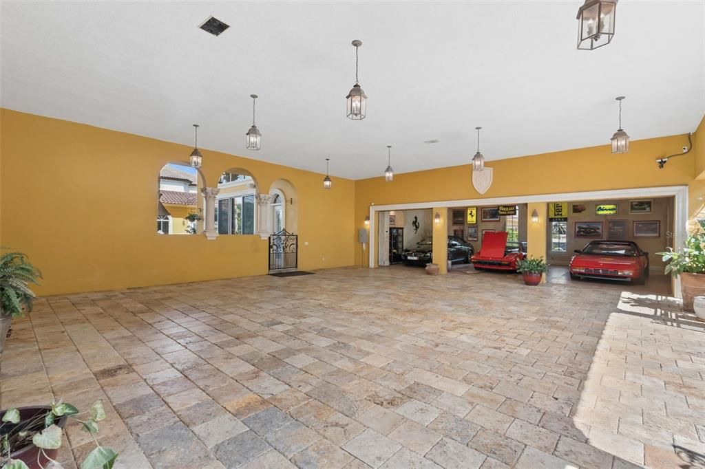 For Sale: $4,850,000 (5 beds, 8 baths, 10648 Square Feet)
