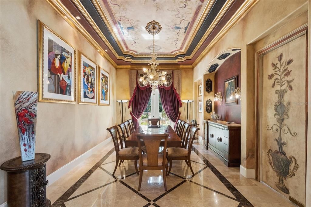 For Sale: $4,850,000 (5 beds, 8 baths, 10648 Square Feet)