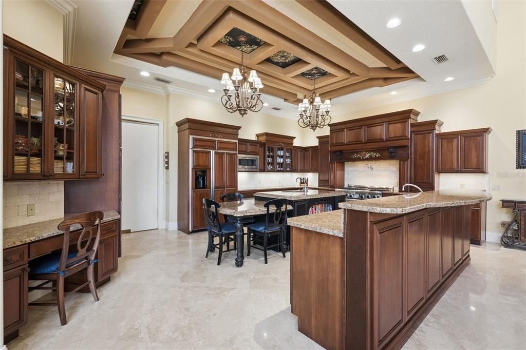 For Sale: $4,850,000 (5 beds, 8 baths, 10648 Square Feet)