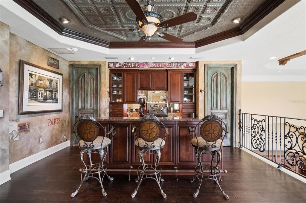 For Sale: $4,850,000 (5 beds, 8 baths, 10648 Square Feet)