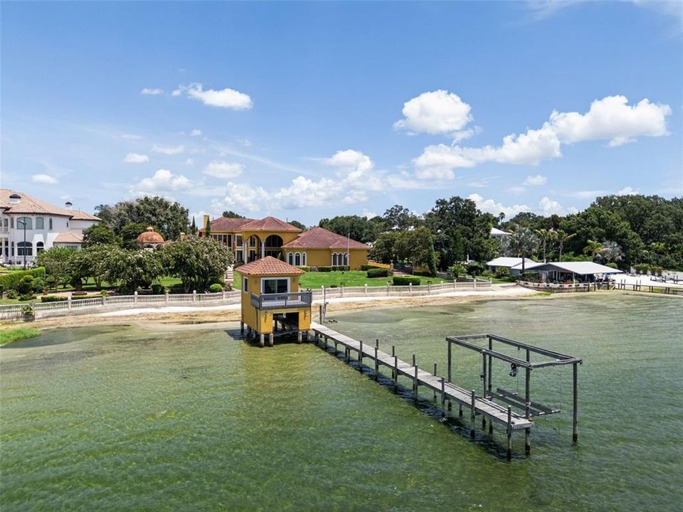 For Sale: $4,850,000 (5 beds, 8 baths, 10648 Square Feet)