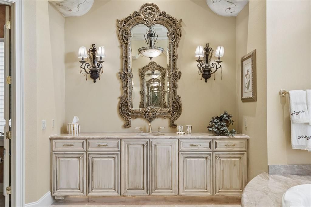 For Sale: $4,850,000 (5 beds, 8 baths, 10648 Square Feet)