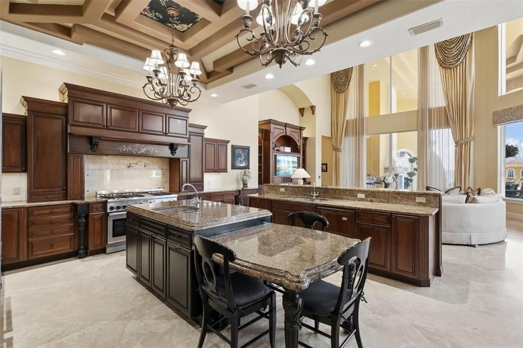 For Sale: $4,850,000 (5 beds, 8 baths, 10648 Square Feet)