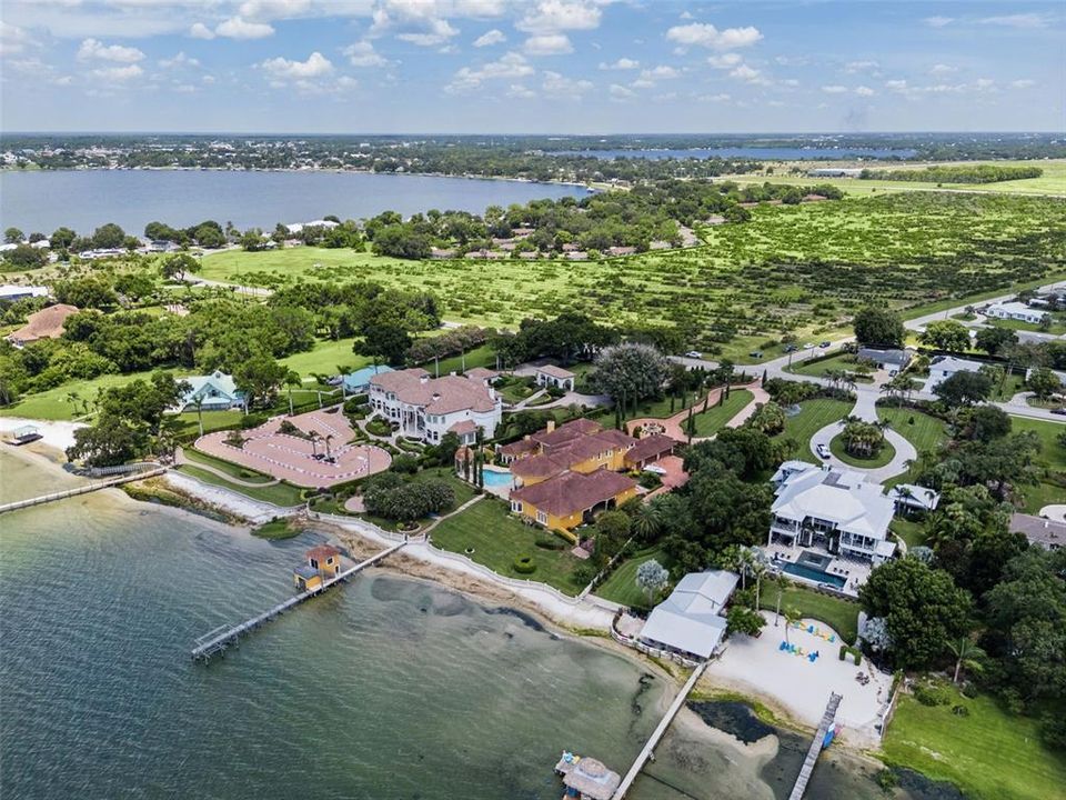 For Sale: $4,850,000 (5 beds, 8 baths, 10648 Square Feet)