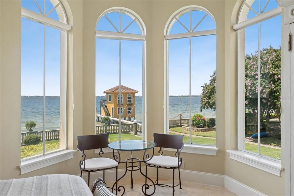 For Sale: $4,850,000 (5 beds, 8 baths, 10648 Square Feet)