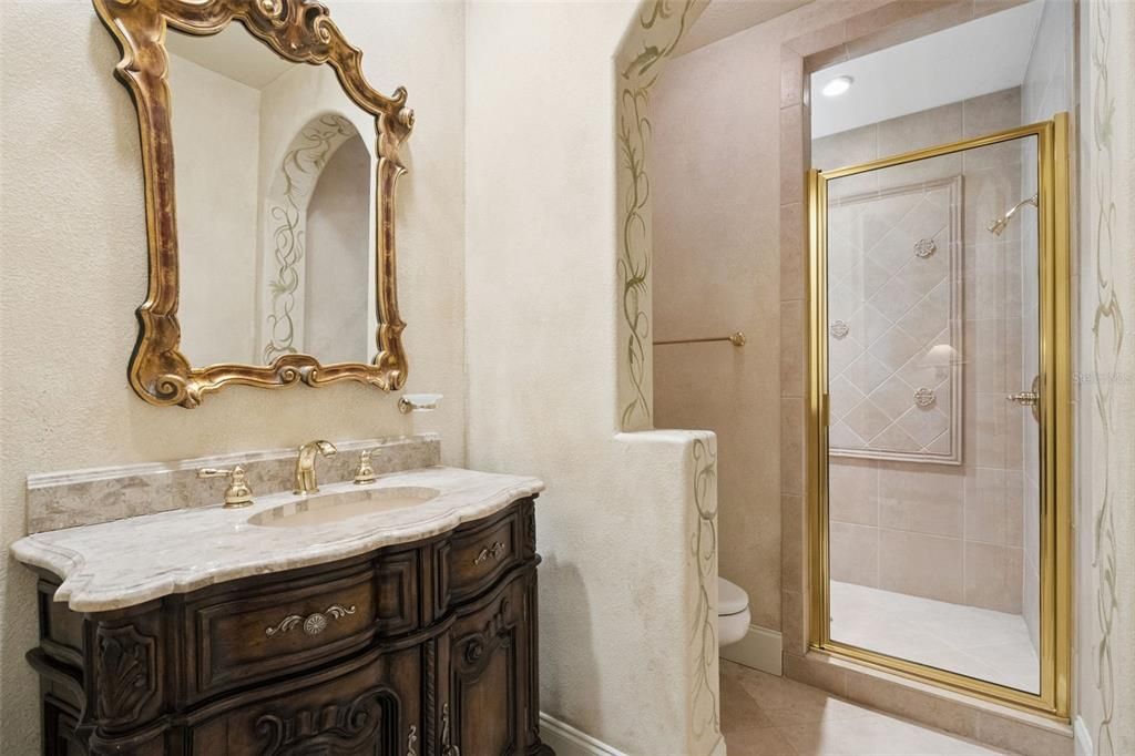 For Sale: $4,850,000 (5 beds, 8 baths, 10648 Square Feet)