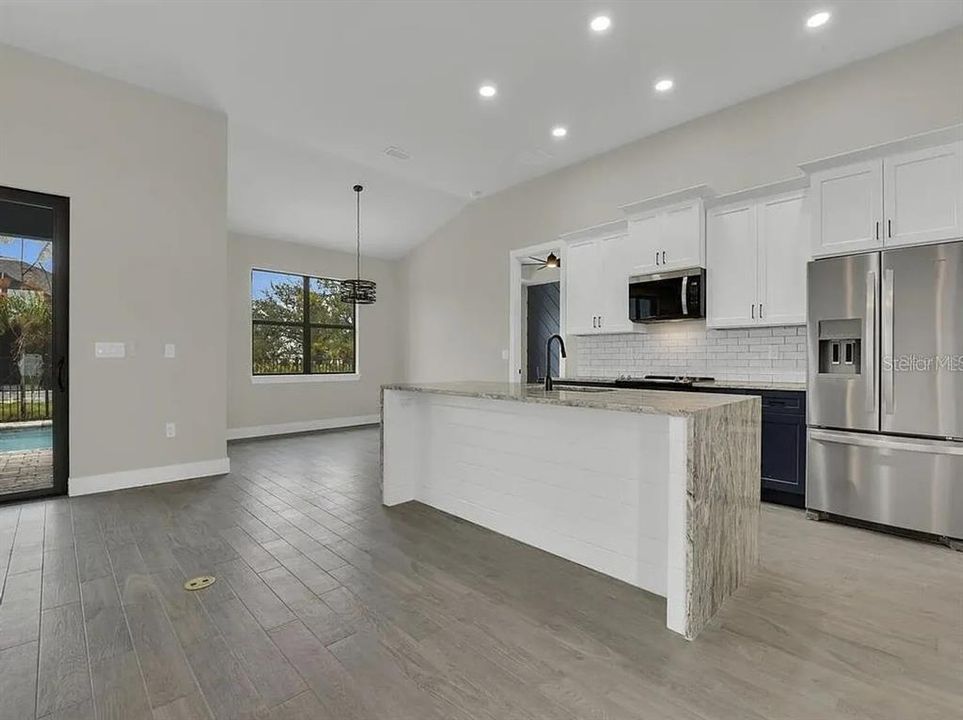 В аренду: $2,695 (4 спален, 2 ванн, 2019 Квадратных фут)
