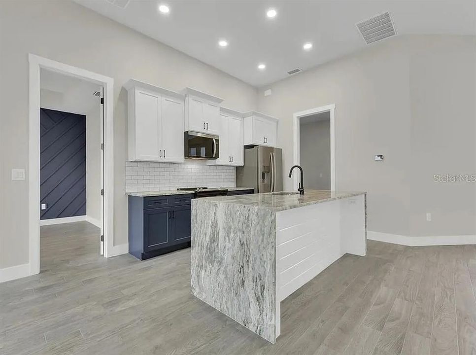 В аренду: $2,695 (4 спален, 2 ванн, 2019 Квадратных фут)