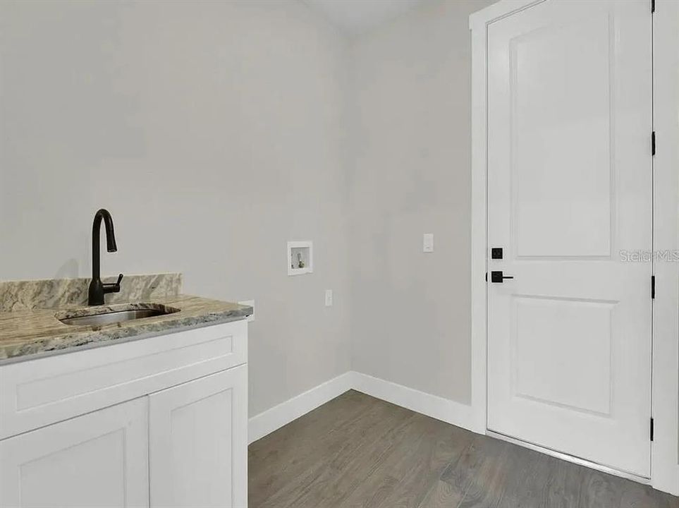 В аренду: $2,695 (4 спален, 2 ванн, 2019 Квадратных фут)