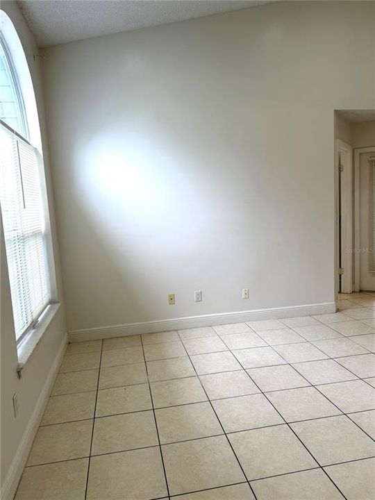 For Rent: $1,700 (2 beds, 2 baths, 947 Square Feet)