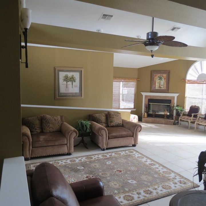 For Rent: $1,700 (2 beds, 2 baths, 947 Square Feet)