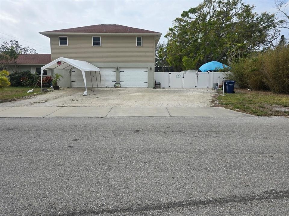 For Sale: $1,500,000 (4 beds, 3 baths, 3133 Square Feet)