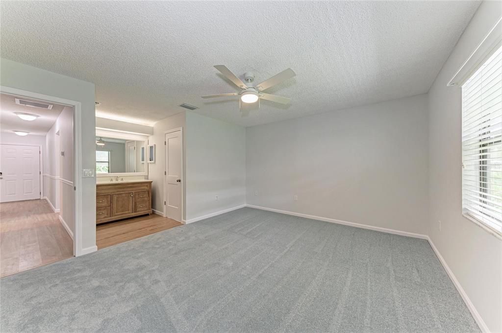 For Sale: $275,500 (2 beds, 2 baths, 1261 Square Feet)