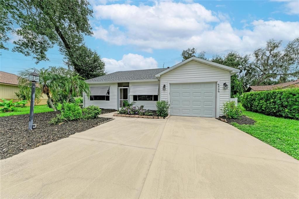 For Sale: $275,500 (2 beds, 2 baths, 1261 Square Feet)