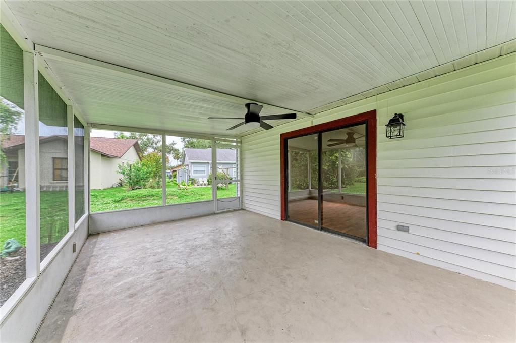 For Sale: $275,500 (2 beds, 2 baths, 1261 Square Feet)