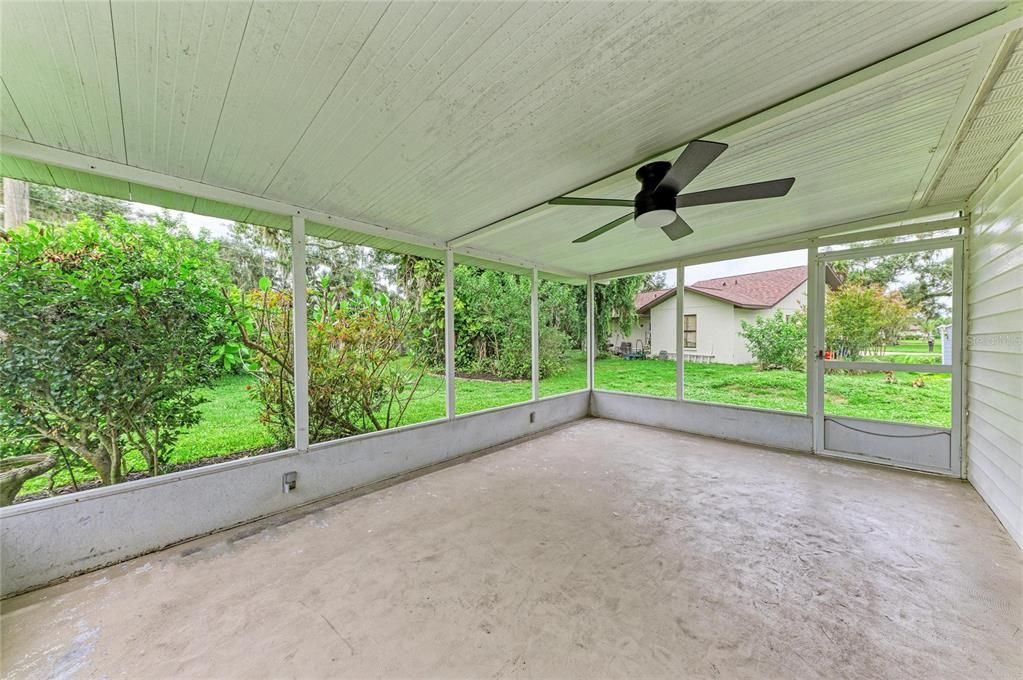 For Sale: $275,500 (2 beds, 2 baths, 1261 Square Feet)