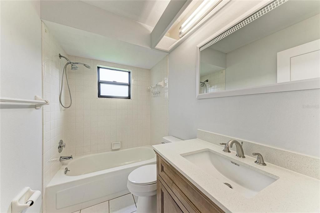 For Sale: $275,500 (2 beds, 2 baths, 1261 Square Feet)