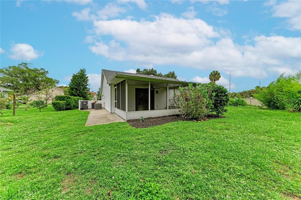 For Sale: $275,500 (2 beds, 2 baths, 1261 Square Feet)