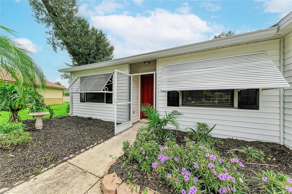 For Sale: $275,500 (2 beds, 2 baths, 1261 Square Feet)