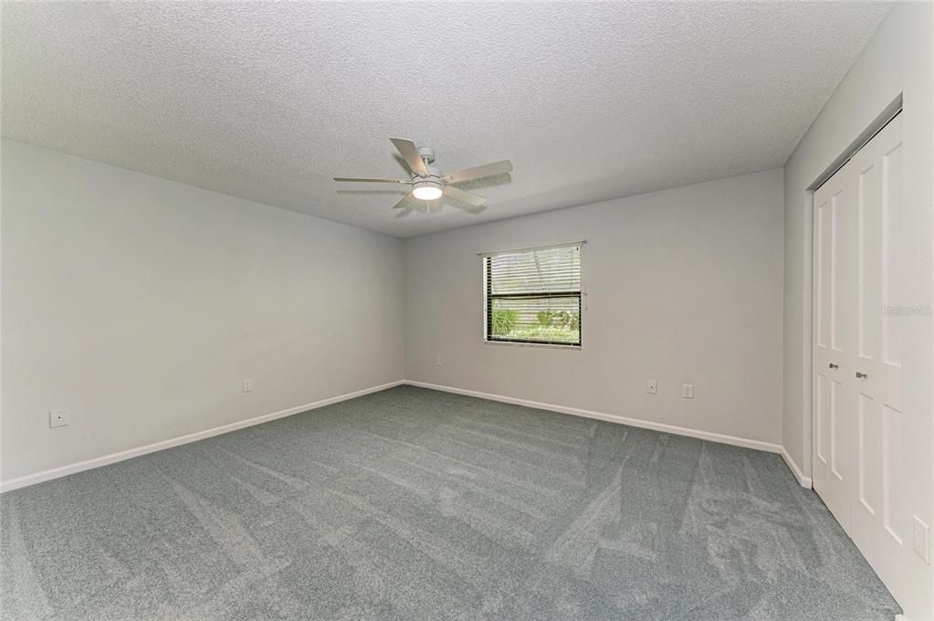 For Sale: $275,500 (2 beds, 2 baths, 1261 Square Feet)