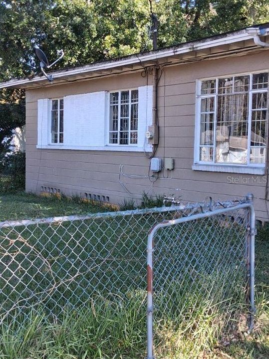 For Sale: $70,000 (3 beds, 1 baths, 875 Square Feet)