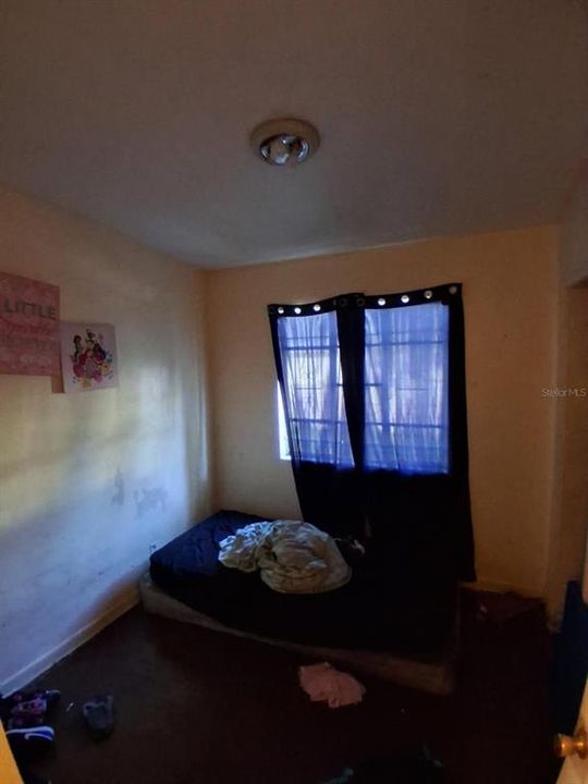 For Sale: $70,000 (3 beds, 1 baths, 875 Square Feet)