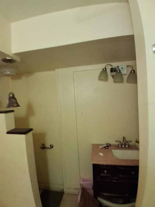 For Sale: $70,000 (3 beds, 1 baths, 875 Square Feet)